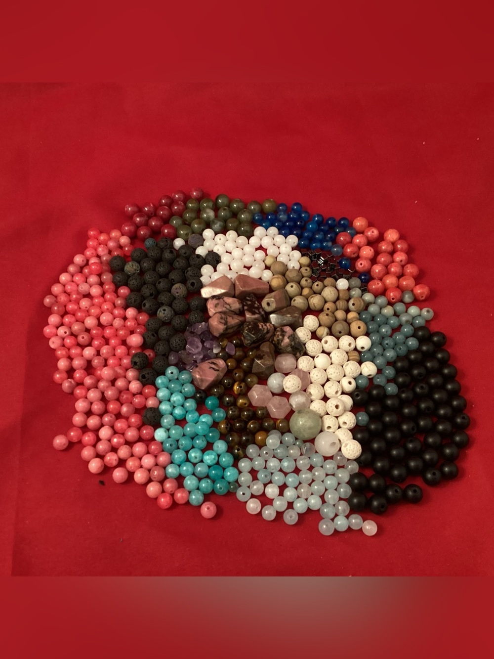 322 grams of Mixed Bead Assortment